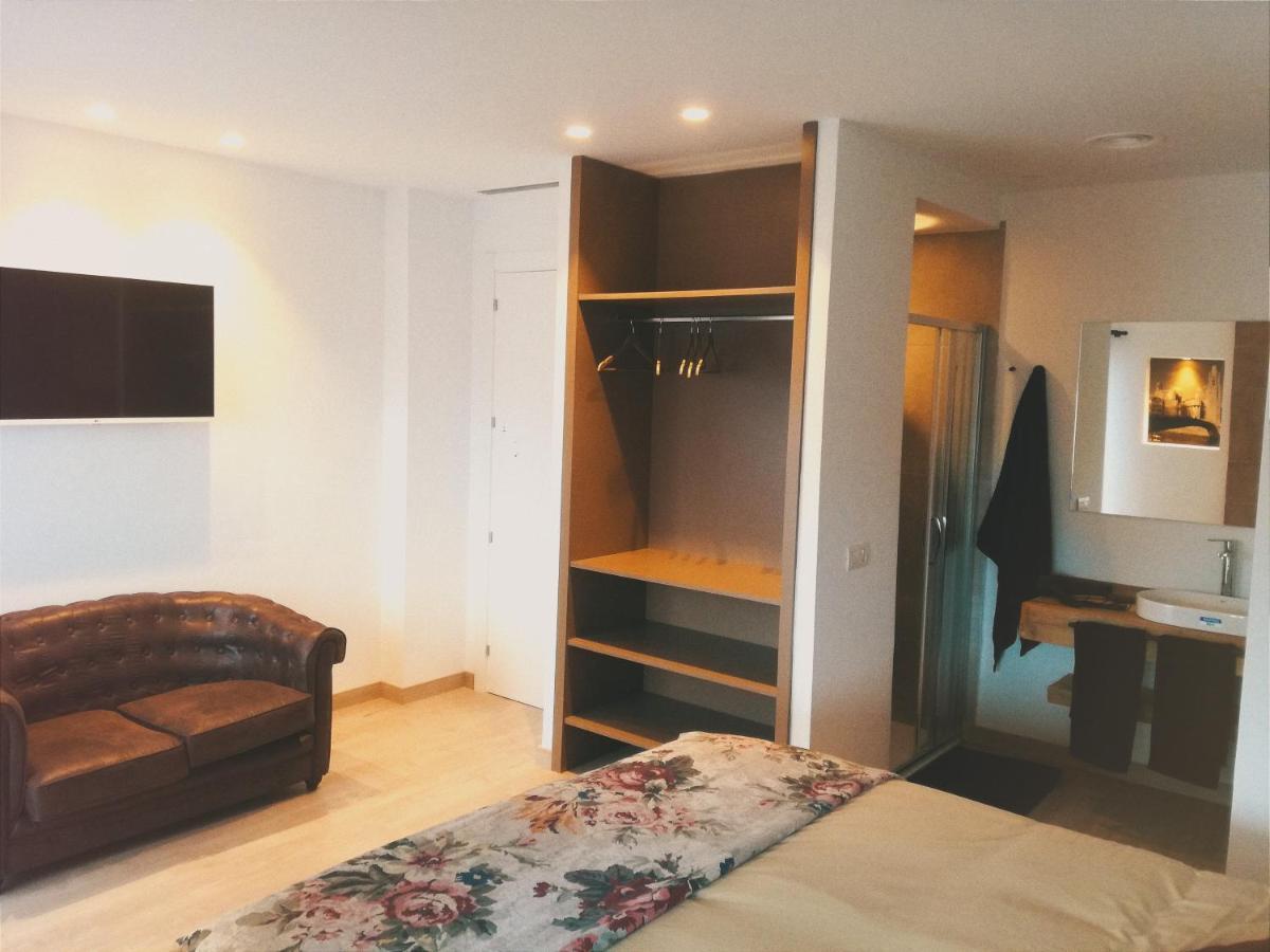 Turistic Girona - Piso De 1, 2 O 3 Habitaciones Exterior photo