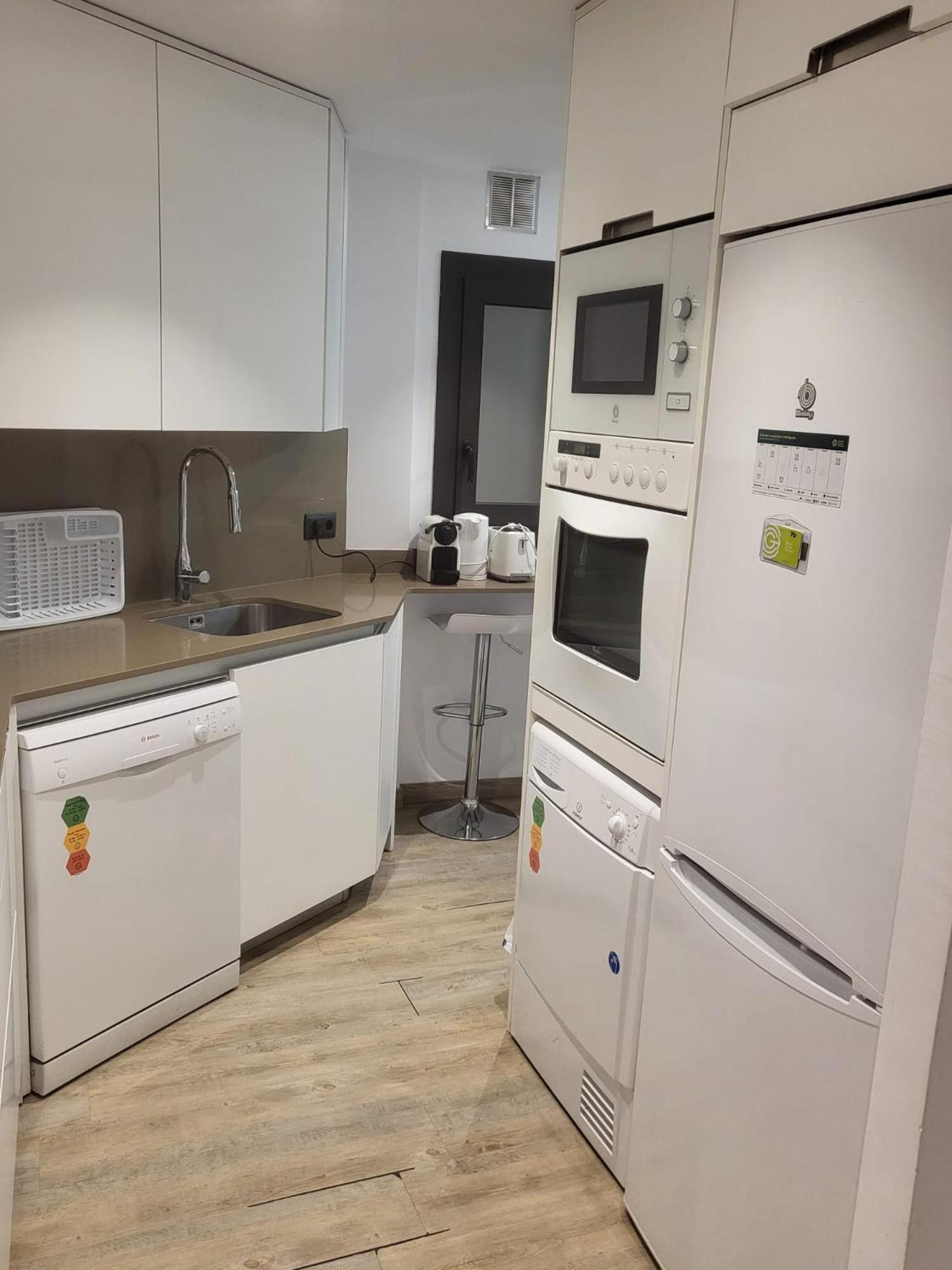 Turistic Girona - Piso De 1, 2 O 3 Habitaciones Exterior photo