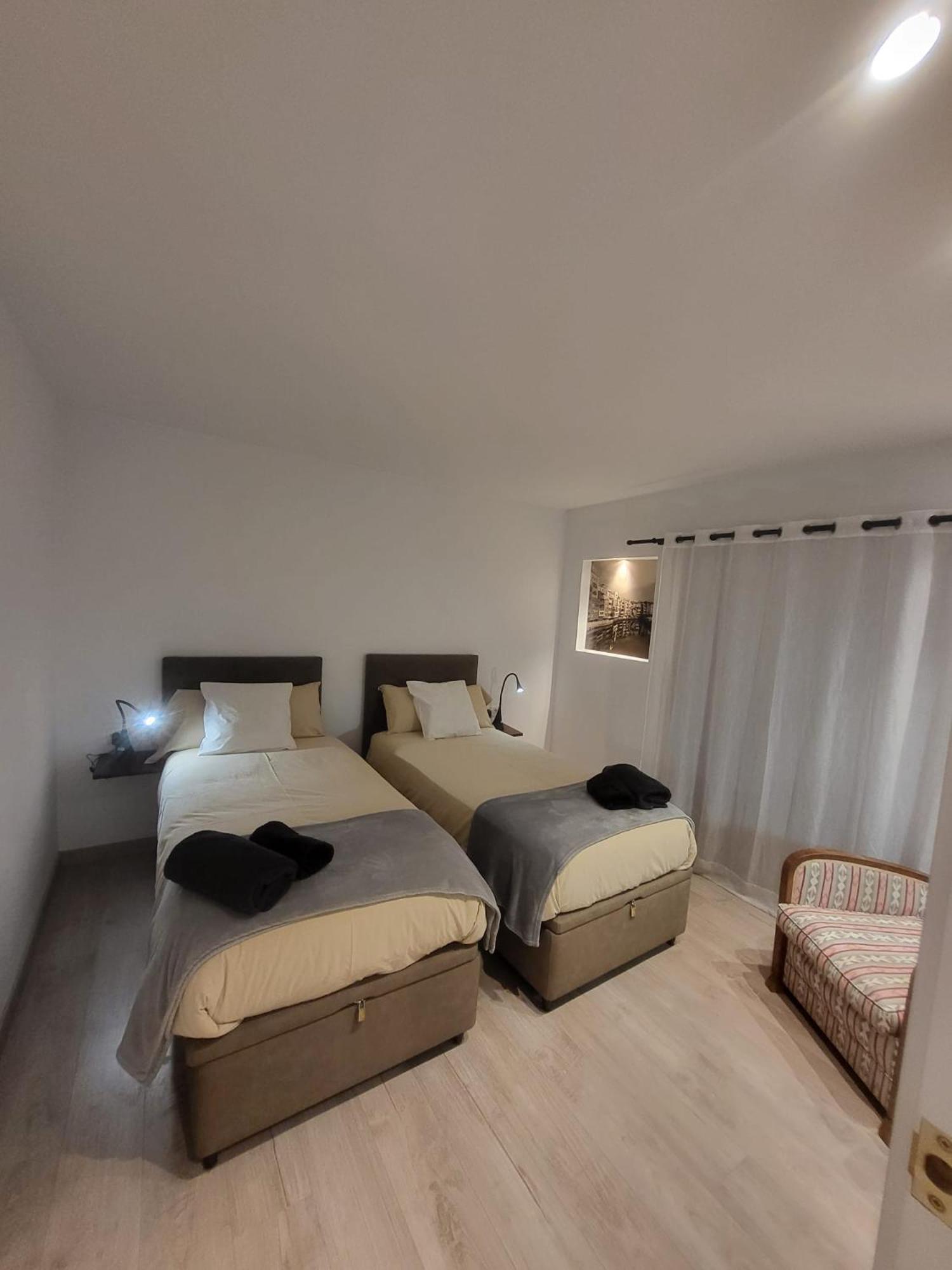 Turistic Girona - Piso De 1, 2 O 3 Habitaciones Exterior photo