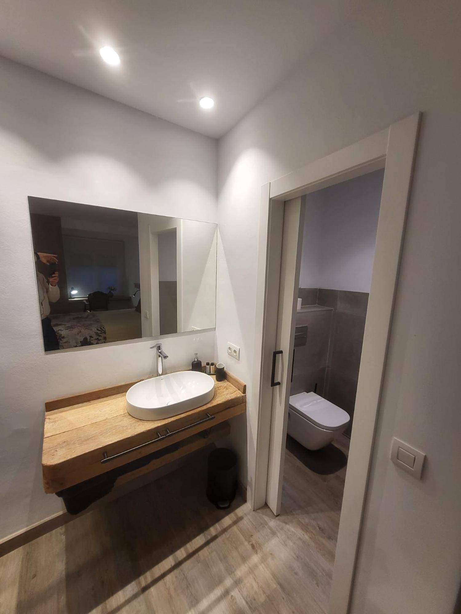 Turistic Girona - Piso De 1, 2 O 3 Habitaciones Exterior photo
