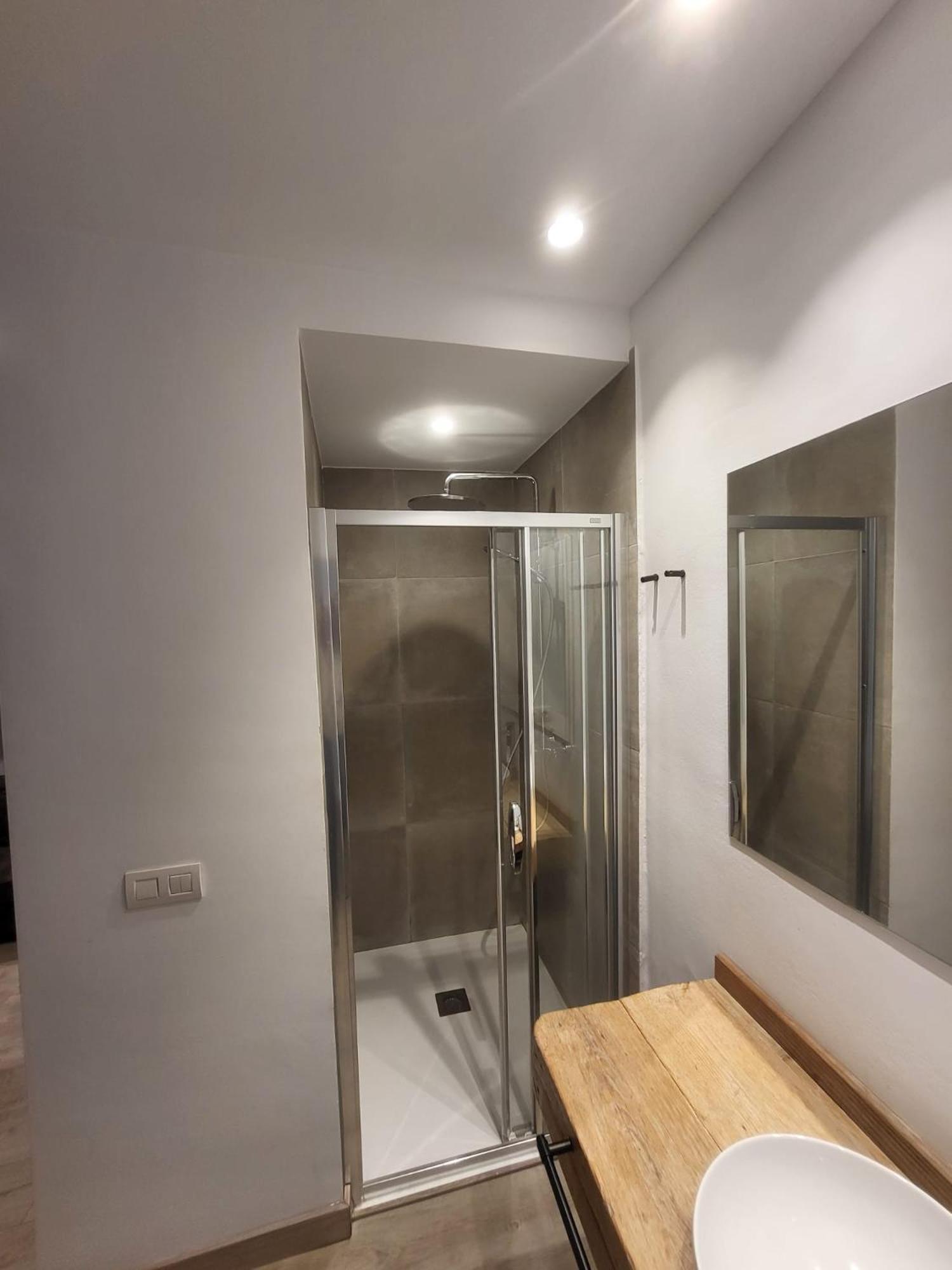 Turistic Girona - Piso De 1, 2 O 3 Habitaciones Exterior photo