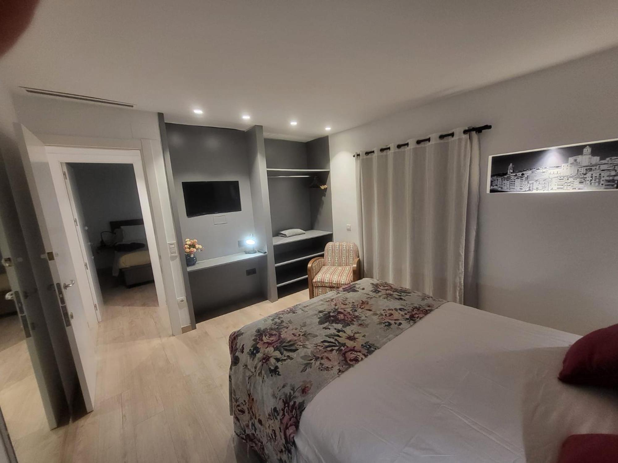 Turistic Girona - Piso De 1, 2 O 3 Habitaciones Exterior photo
